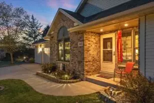 305 Kames Ct, Slinger, WI 53086 - Photo 1