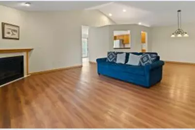 6245 S Creekside Dr, Milwaukee, WI 53110 - Photo 1