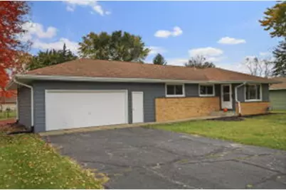 401  Roberts Dr, Mukwonago, WI 53149 - Photo 1