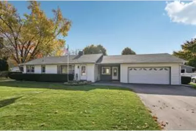 711 E Lisbon Rd, Oconomowoc, WI 53066 - Photo 1