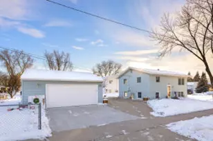 1020 Lake St, Onalaska, WI 54650 - Photo 1