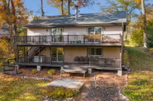 282 Hickory Ct, Hartland, WI 53029 - Photo 1