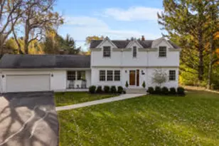 1627 W Fiesta Ln, Mequon, WI 53092 - Photo 1