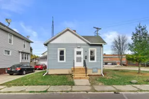 2300 Victoria Dr, Racine, WI 53403 - Photo 1