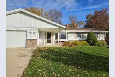 906  Larchmont Dr, Waukesha, WI 53186 - Photo 1