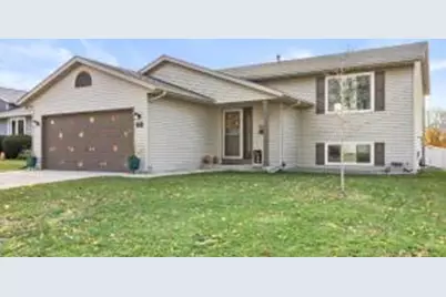 613  Foxtail Dr, Hartford, WI 53027 - Photo 1