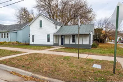 802  Charles St, La Crosse, WI 54603 - Photo 1
