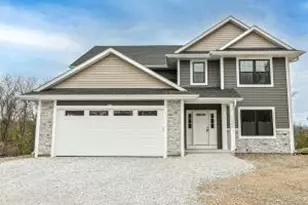 11388 W Tess Crk St, Franklin, WI 53132 - Photo 1