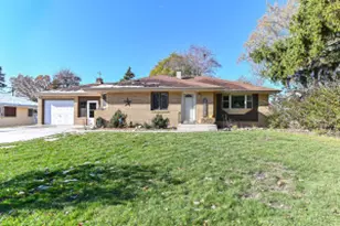 208 Indiana St, Racine, WI 53405 - Photo 1