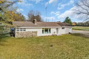 40522 Bloomfield Rd, Wheatland, WI 53128 - Photo 1