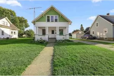 145 E Burnett St, Beaver Dam, WI 53916 - Photo 1