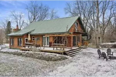 5230 N Milwaukee River Pkwy, Milwaukee, WI 53209 - Photo 1