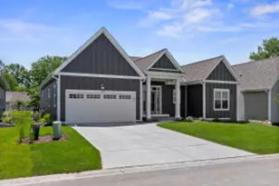 450 Sandy Cir, Pewaukee, WI 53072 - Photo 1