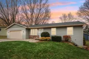 580 Lilac Ln, Lake Mills, WI 53551 - Photo 1