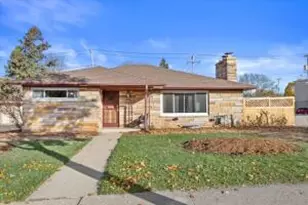 9230 W Center St, Milwaukee, WI 53222 - Photo 1