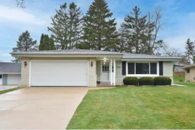 316  Parkway Dr, South Milwaukee, WI 53172 - Photo 1