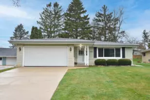 316 Parkway Dr, South Milwaukee, WI 53172 - Photo 1