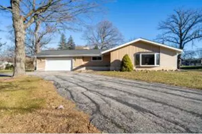 W176N4932  Christopher Ct, Menomonee Falls, WI 53051 - Photo 1