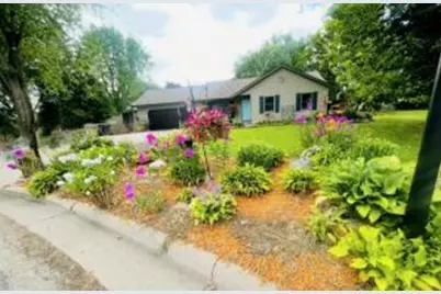 731  Sherwood Ln, Jefferson, WI 53549 - Photo 1