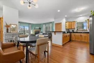 1812 E Lafayette Pl, Milwaukee, WI 53202 - Photo 1