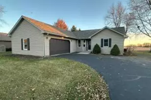 539 Autumn Dr, Walworth, WI 53184 - Photo 1