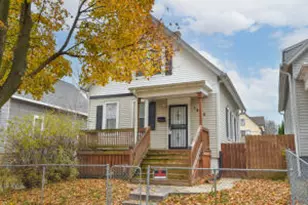 1856 N 24th Pl, Milwaukee, WI 53205 - Photo 1