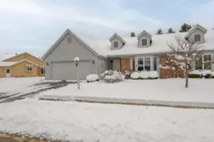 W180N9890 Riversbend Circle, Germantown, WI 53022 - Photo 1