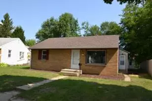 2220 W Neil Pl, Milwaukee, WI 53209 - Photo 1