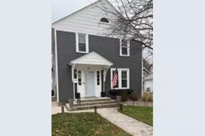 613 E Washington Ave, Oconomowoc, WI 53066 - Photo 1