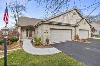 285  Cardinal Ridge Dr, Pewaukee, WI 53072 - Photo 1