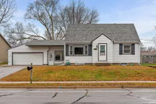 527 Sand Lake Road, Onalaska, WI 54650 - Photo 1