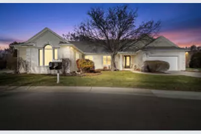 W233N3088  Oakmont Ct, Pewaukee, WI 53072 - Photo 1