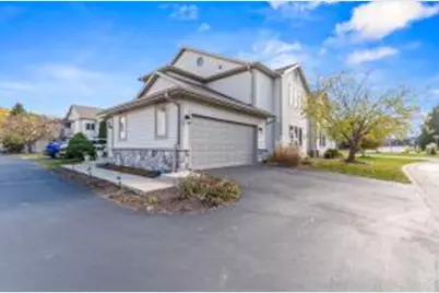 2215  Circle Rdg, Delafield, WI 53018 - Photo 1