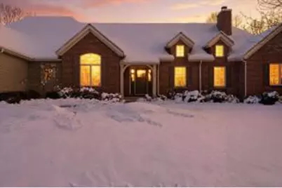 601 N Thornbush Cir, Hartland, WI 53029 - Photo 1