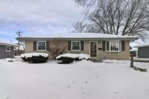 N84W15170 Knoll Terrace, Menomonee Falls, WI 53051 - Photo 1