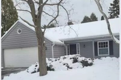 1027 W Shaker Cir, Mequon, WI 53092 - Photo 1