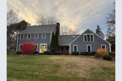 9719 N Lamplighter Ln, Mequon, WI 53092 - Photo 1