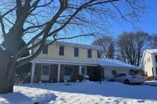 W53N813 Manchester Square, Cedarburg, WI 53012 - Photo 1