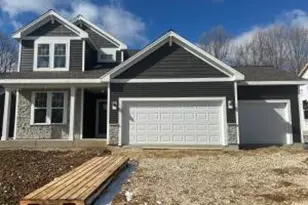 1111 Mt Vernon Dr, Hartford, WI 53027 - Photo 1