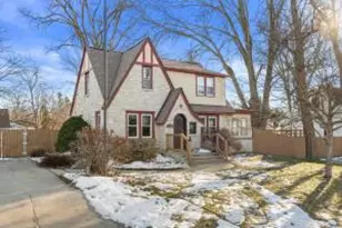 6218 N 105th St, Milwaukee, WI 53225 - Photo 1