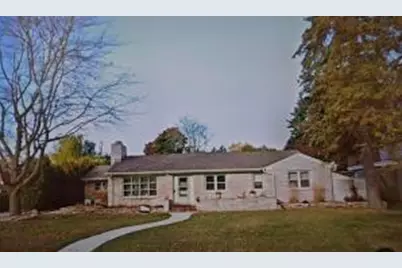 1010  Lincoln Blvd, Manitowoc, WI 54220 - Photo 1