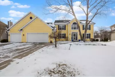 453  Deerwood Ct, Grafton, WI 53024 - Photo 1