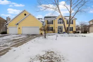 453 Deerwood Ct, Grafton, WI 53024 - Photo 1
