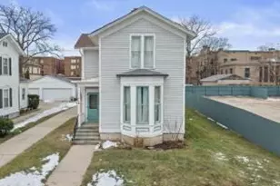 718 Lake Ave, Racine, WI 53403 - Photo 1