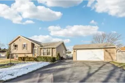 730 E Mackinac Ave, Oak Creek, WI 53154 - Photo 1