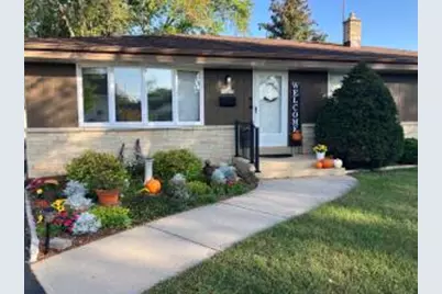 N85W18290  Tyler Ct, Menomonee Falls, WI 53051 - Photo 1