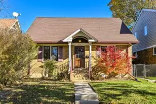 4620 N Ironwood Ln, Glendale, WI 53209 - Photo 1