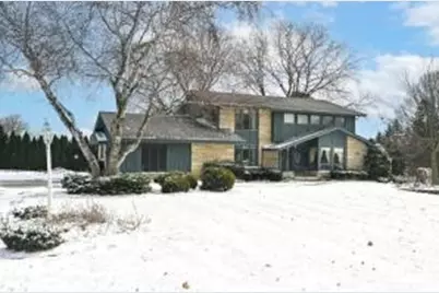 7693  Overlook Dr, Greendale, WI 53129 - Photo 1