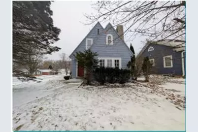 955 N 6th St, Manitowoc, WI 54220 - Photo 1