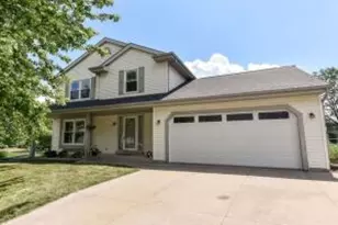 7258 S Countryside Ct, Franklin, WI 53132 - Photo 1